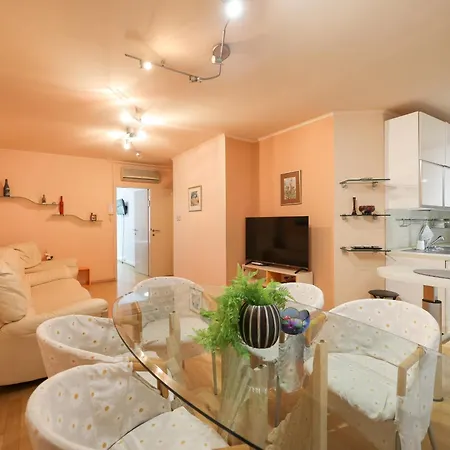 Zorica - 2 Bedroom In Centar ザダル
